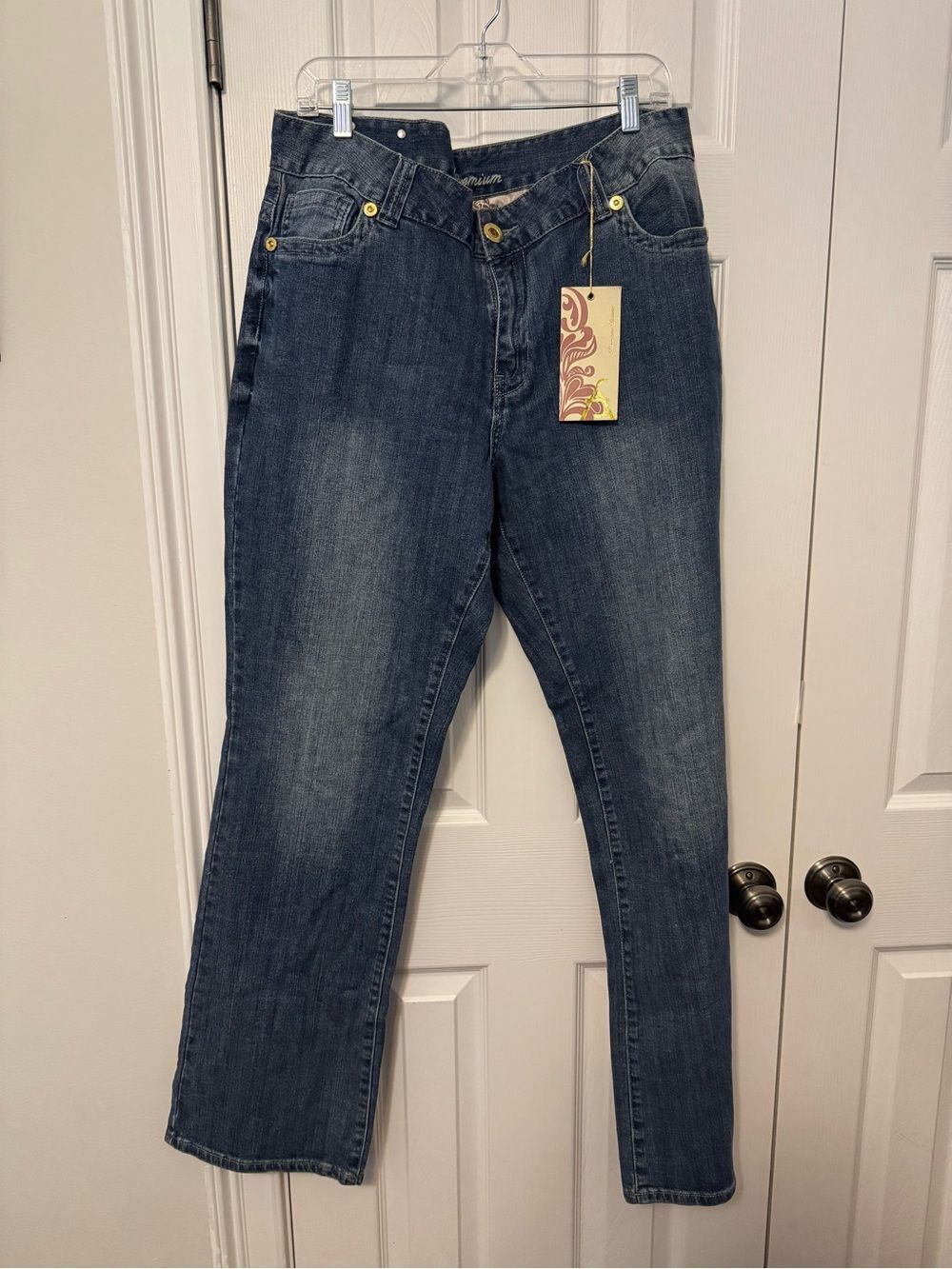 NWT Ashley Stewart Premium Denim Jeans Sz.16W Embellished Pocket Stretch Bootcut